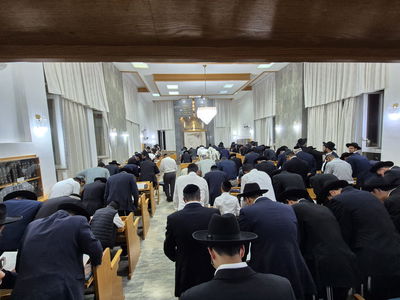 סליחות בבית הכנסת 'משכן אהרון'