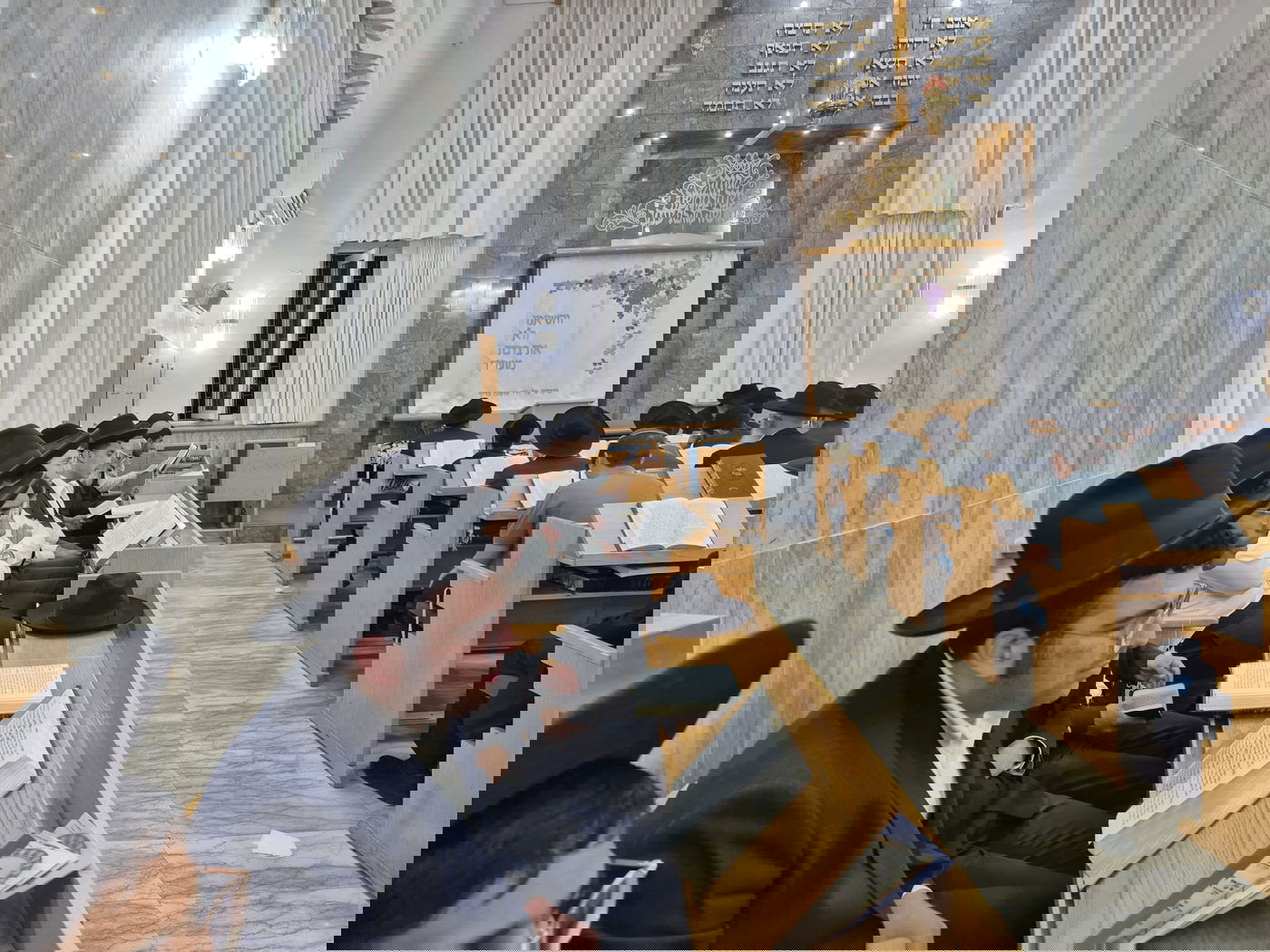 סליחות בבית הכנסת 'מסילת ישרים'