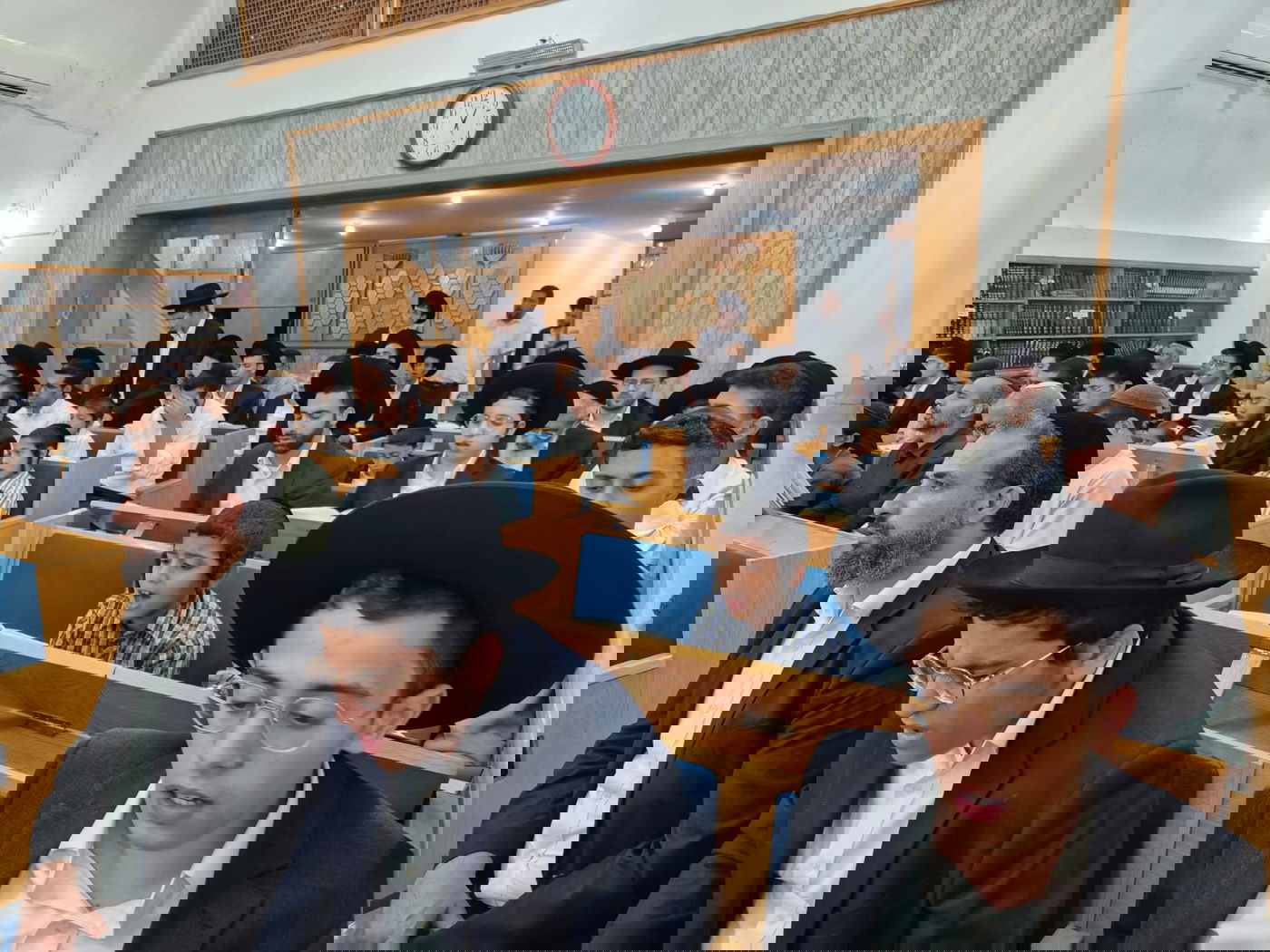 סליחות בבית הכנסת 'מסילת ישרים'