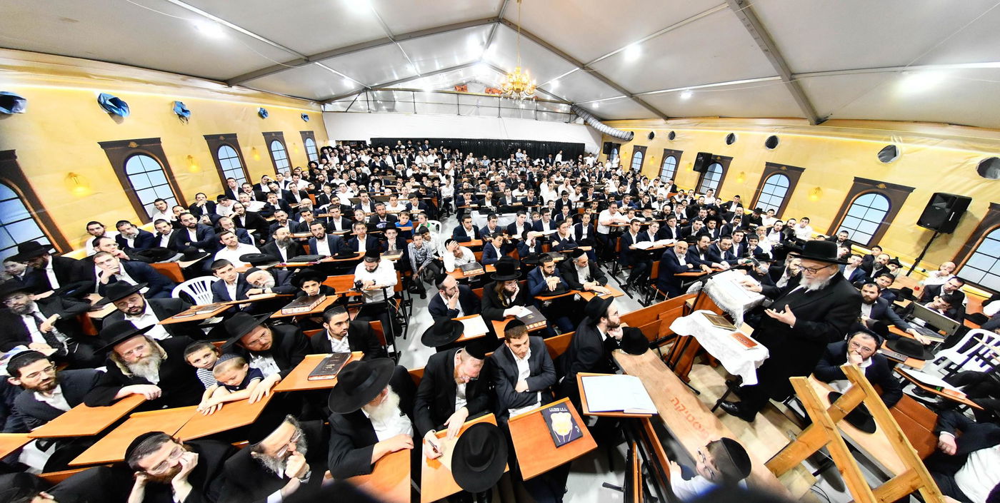 הגאון רבי משה הלל הירש בשיחה בבית השם