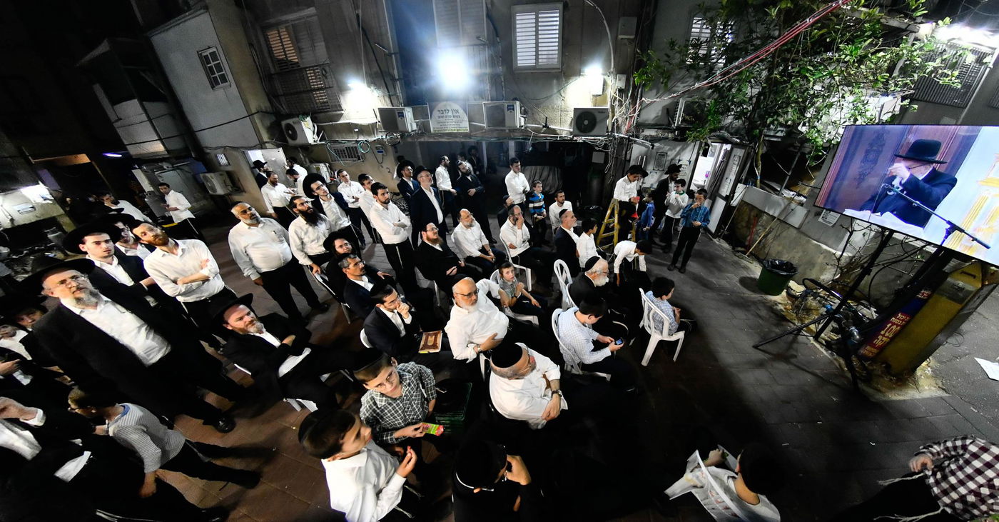 הגאון רבי משה הלל הירש בשיחה בבית השם