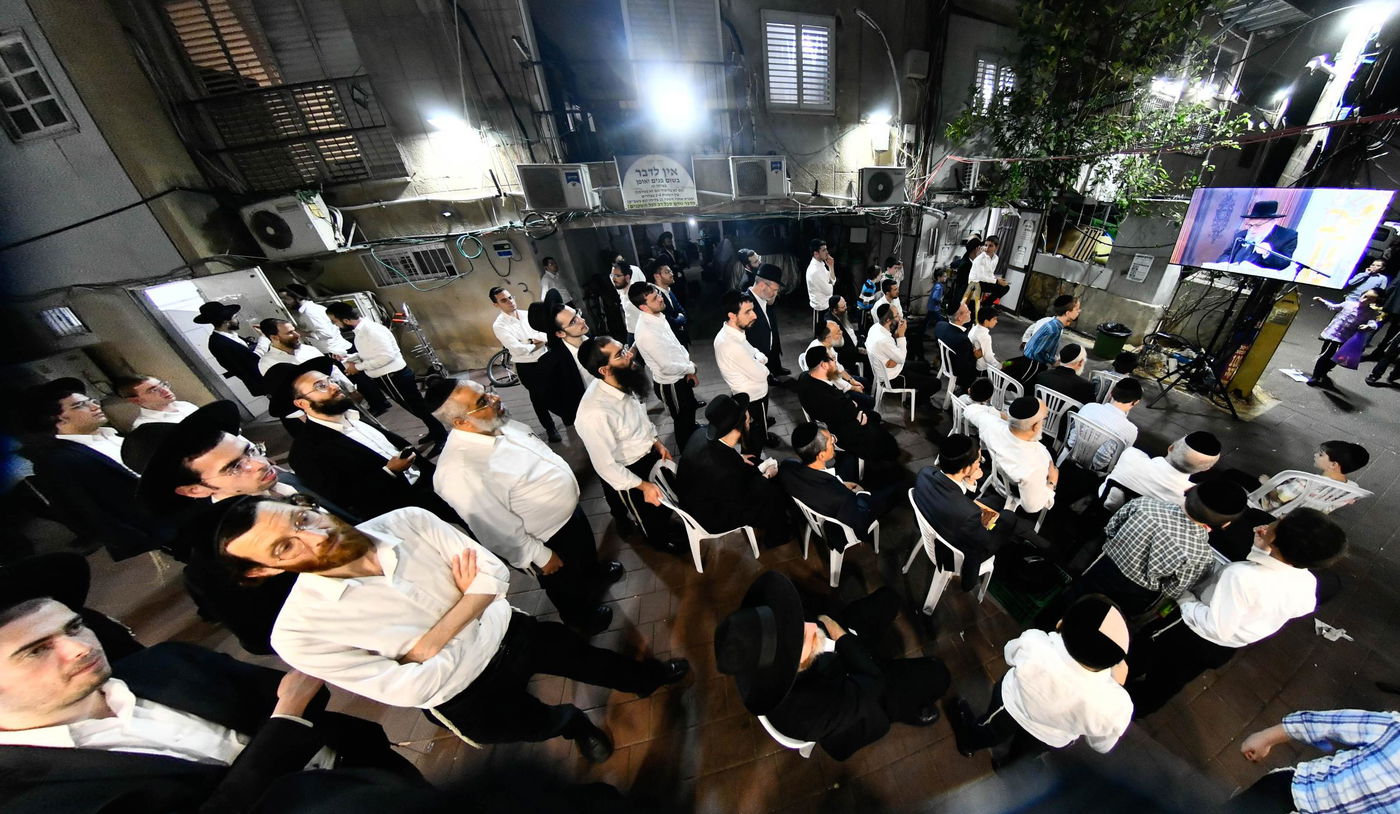 הגאון רבי משה הלל הירש בשיחה בבית השם