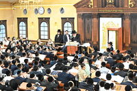 הגאון רבי משה הלל הירש בשיחה בבית השם