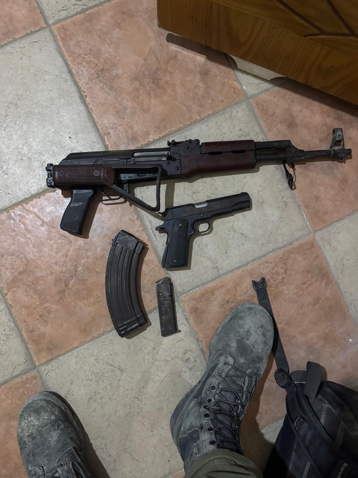 אמצעי הלחימה שאותרו על המחבל