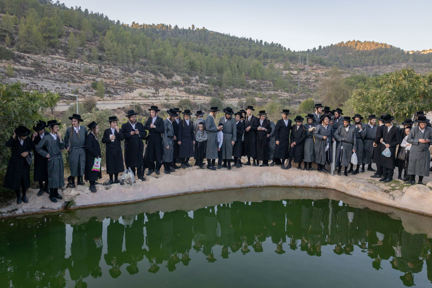 חסידי תולדות אברהם יצחק בתשליך