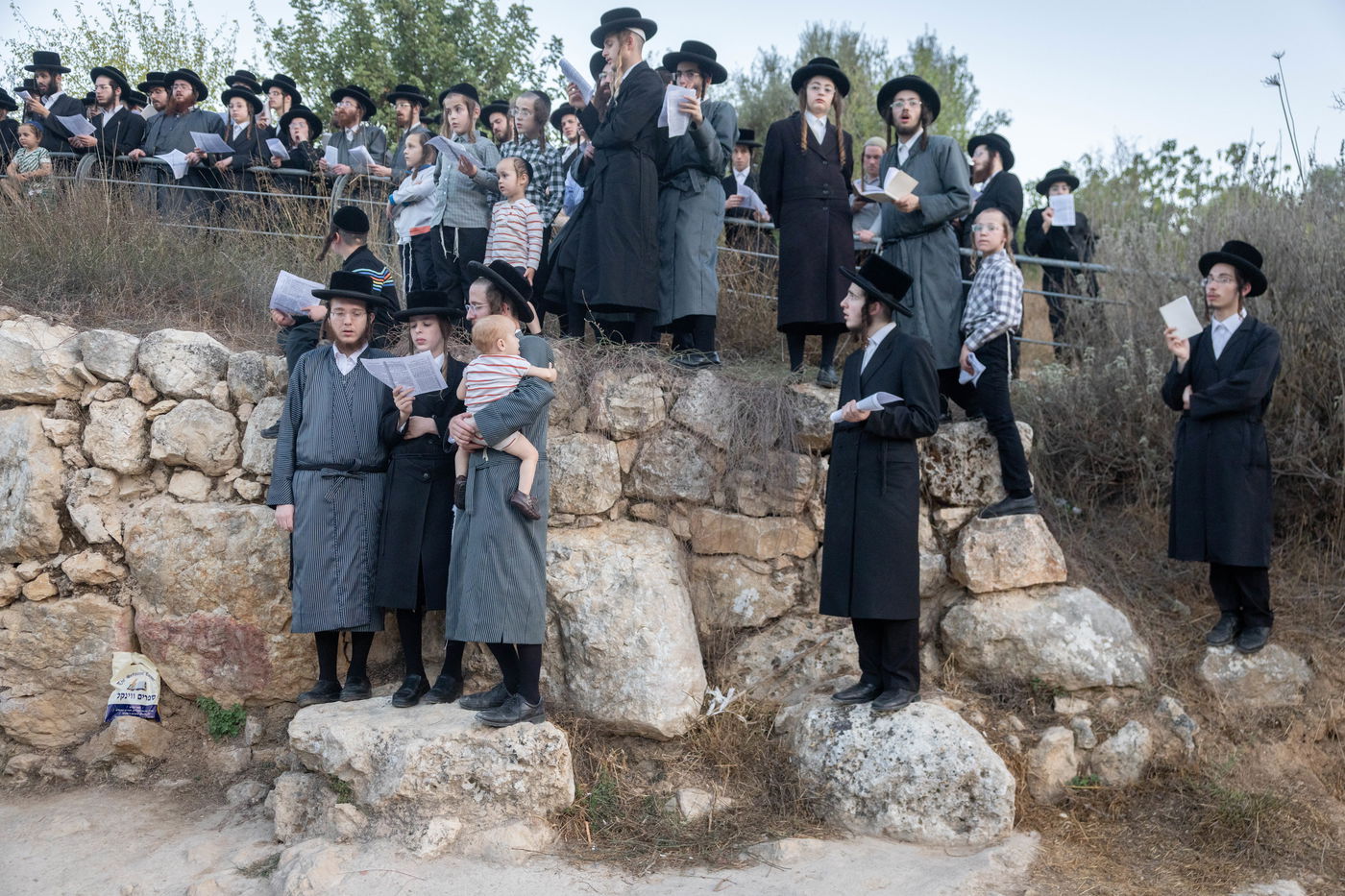 חסידי תולדות אברהם יצחק בתשליך