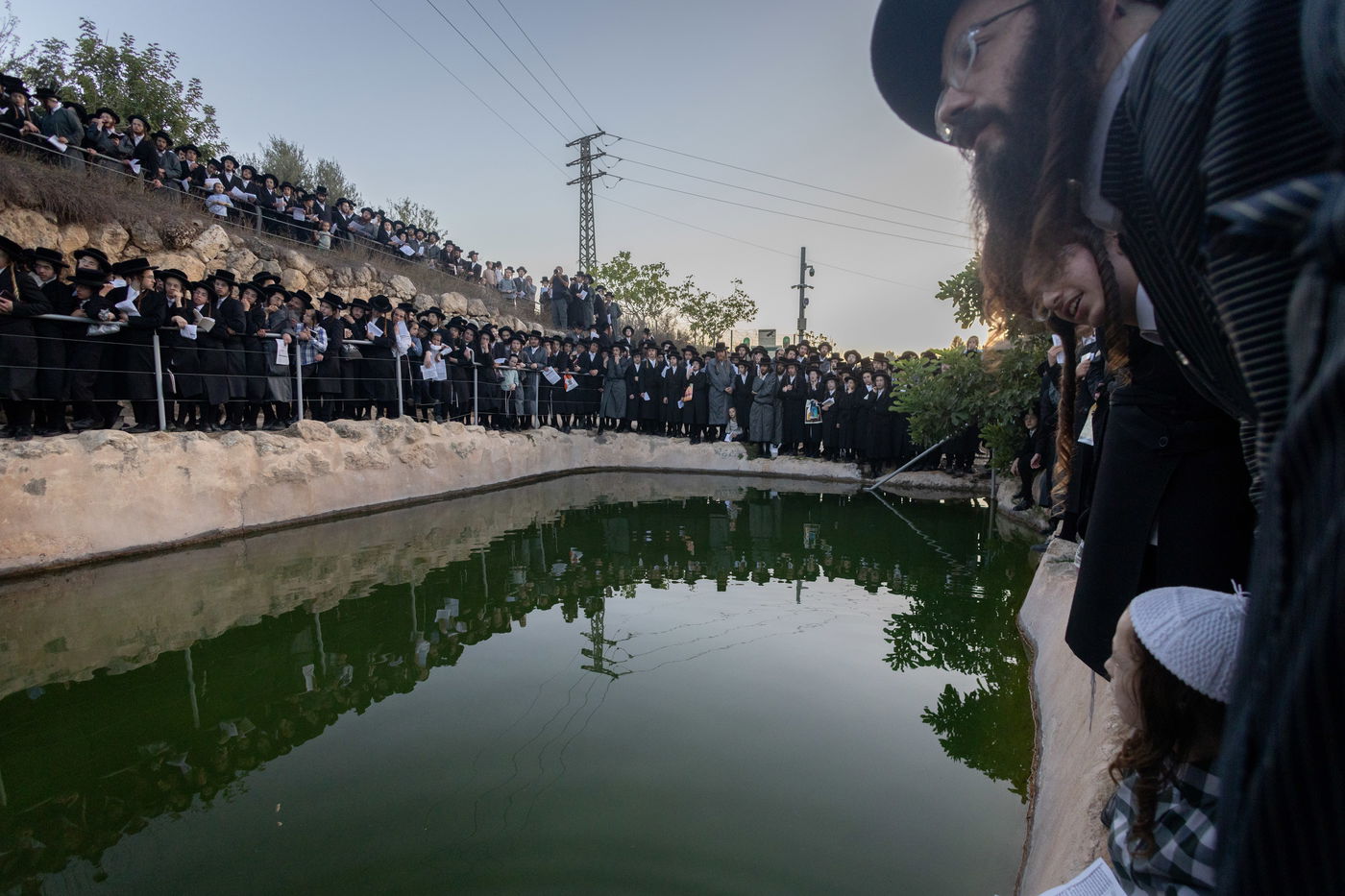 חסידי תולדות אברהם יצחק בתשליך