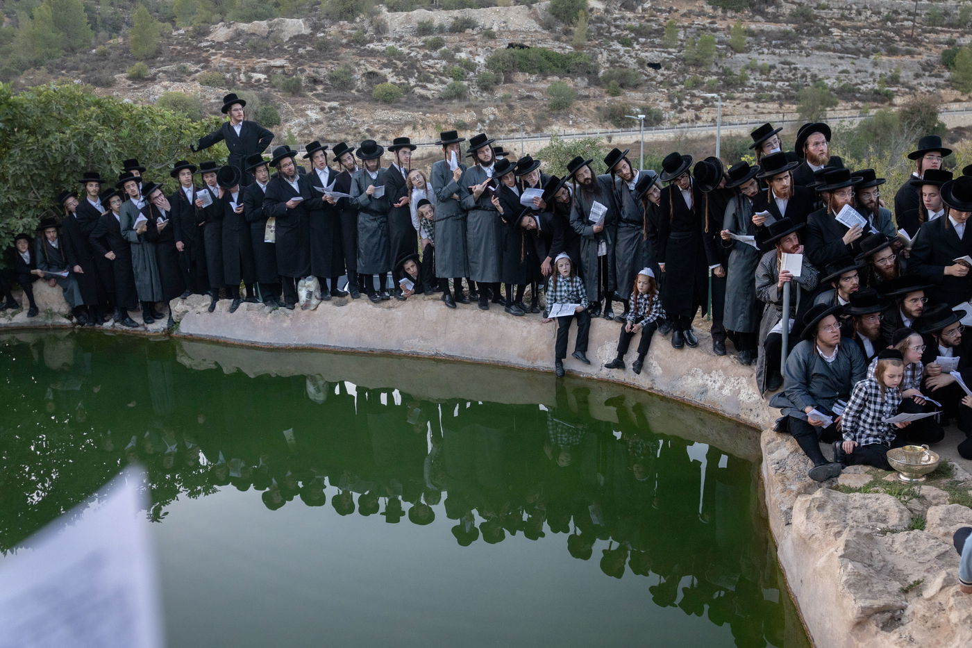 חסידי תולדות אברהם יצחק בתשליך