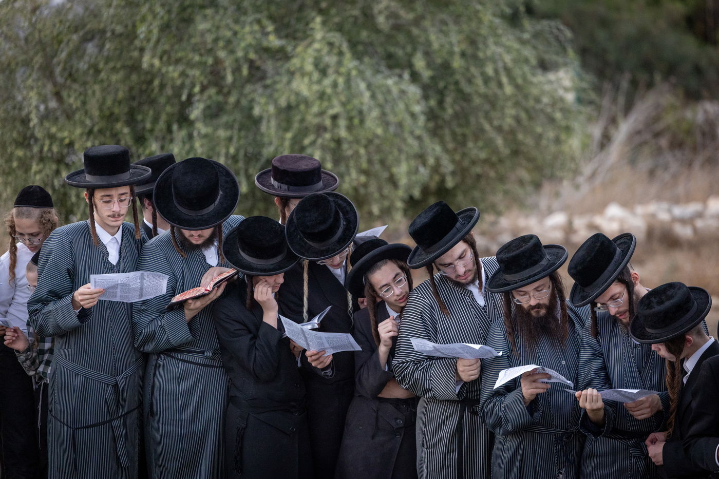 חסידי תולדות אברהם יצחק בתשליך