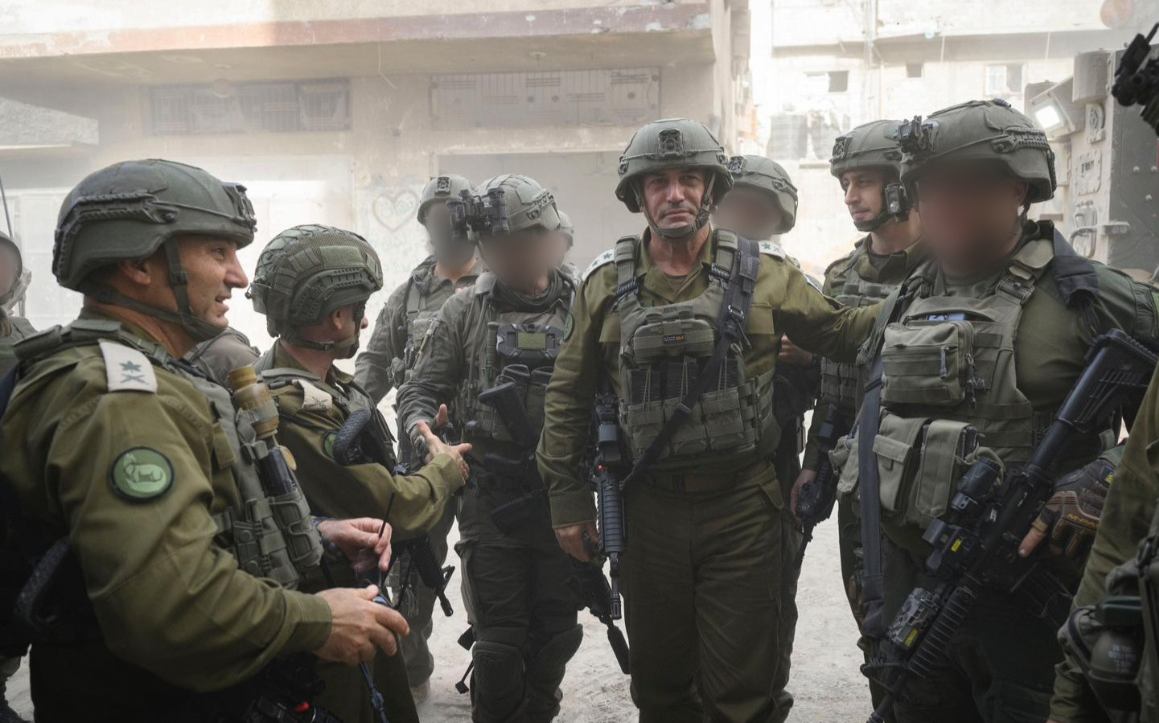 הרמטכ"ל הצטרף ללוחמים ברצועת עזה - ורמז על ההתפתחויות מול חמאס