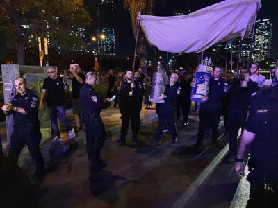 חנוכת בית הכנסת של תחנת לב ת"א, בשילוב הכנסת ספר תורה