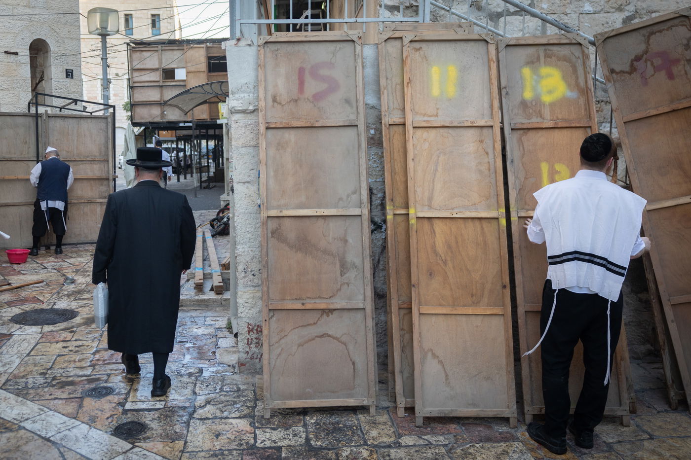 ערב חג סוכות במאה שערים