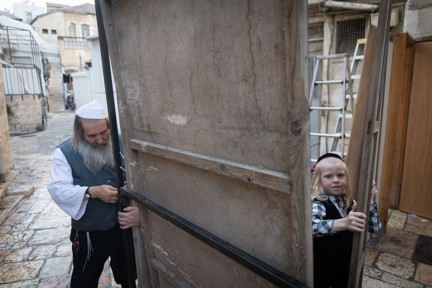 ערב חג סוכות במאה שערים