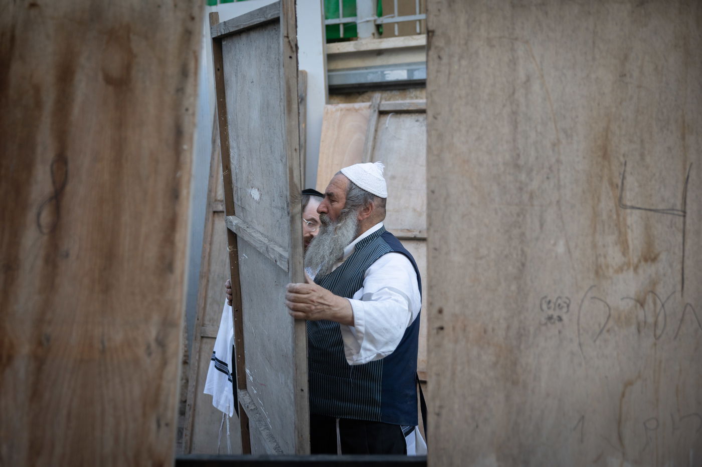 ערב חג סוכות במאה שערים