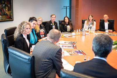 בפגישה עם קנצלר גרמניה