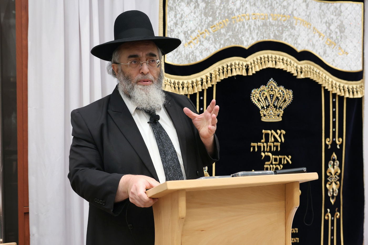 הגר"מ צדקה בישיבת אוהל תורה