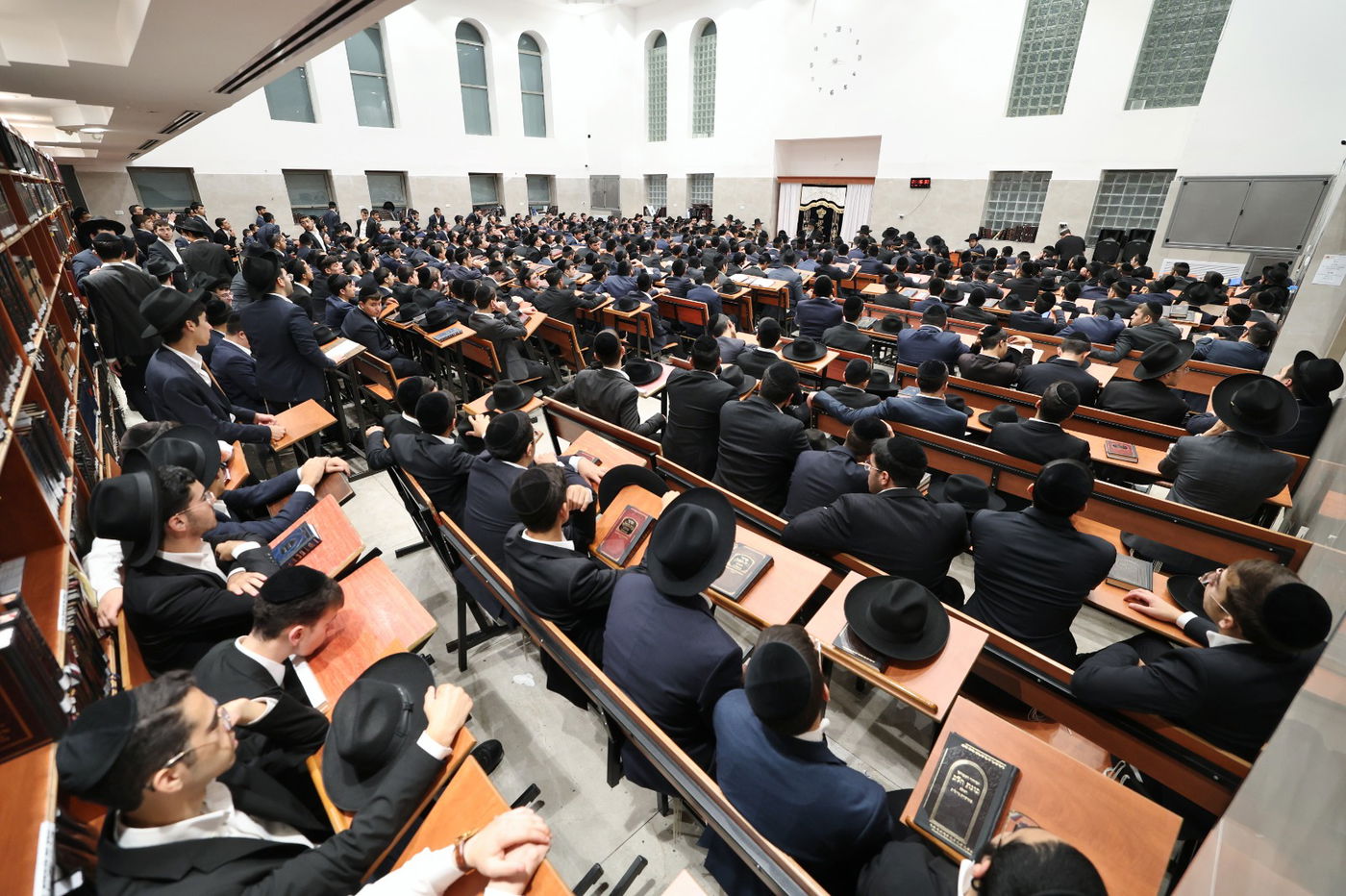 הגר"מ צדקה בישיבת אוהל תורה