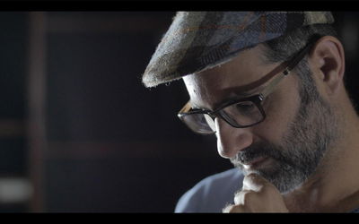 יוני גנוט בפיוט לשחרור החטופים: "קבץ מפוזרים"