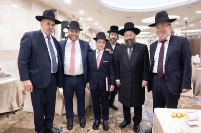 בר מצווה לבנו של משה רוזנגרטן