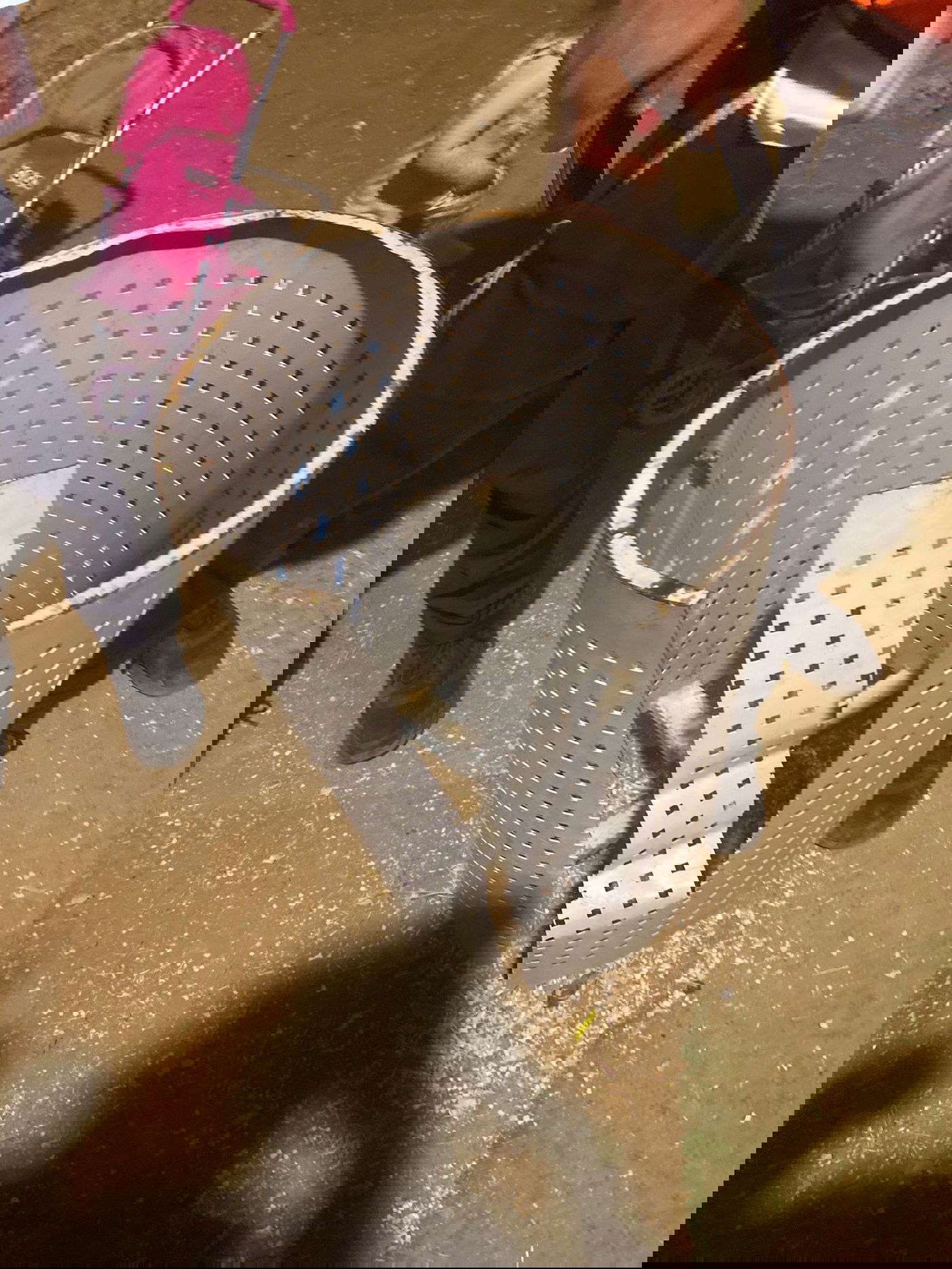 הפח בה נתקע הילד