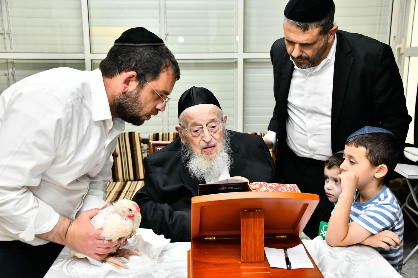 הגרמ"צ ברגמן במנהג כפרות