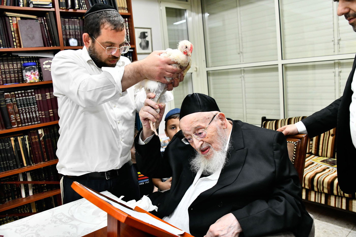 הגרמ"צ ברגמן במנהג כפרות