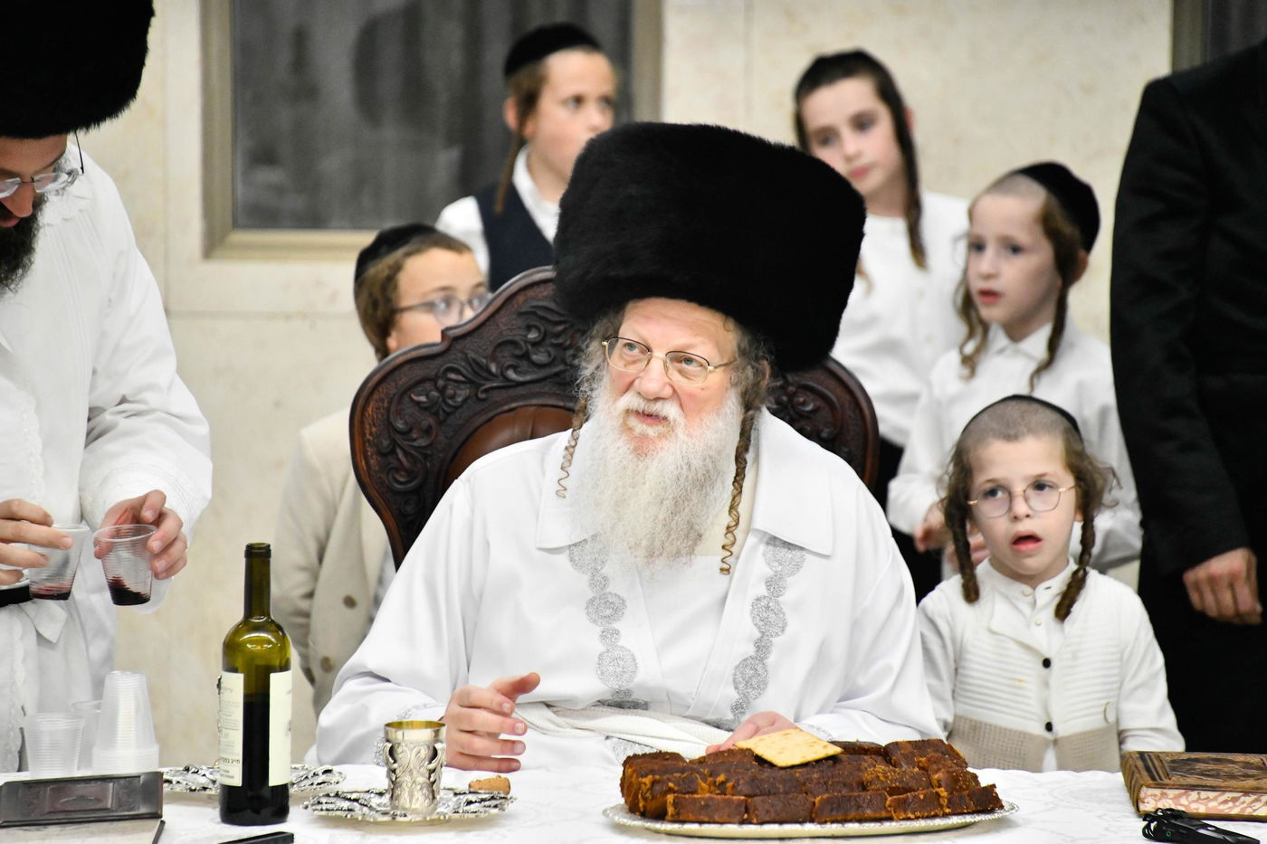 מוצאי יום כיפור בחצה"ק מודז'יץ