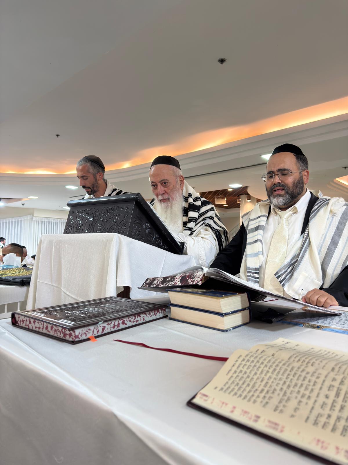 מוצאי יום כיפור אצל הראשל"צ הגרש"מ עמאר