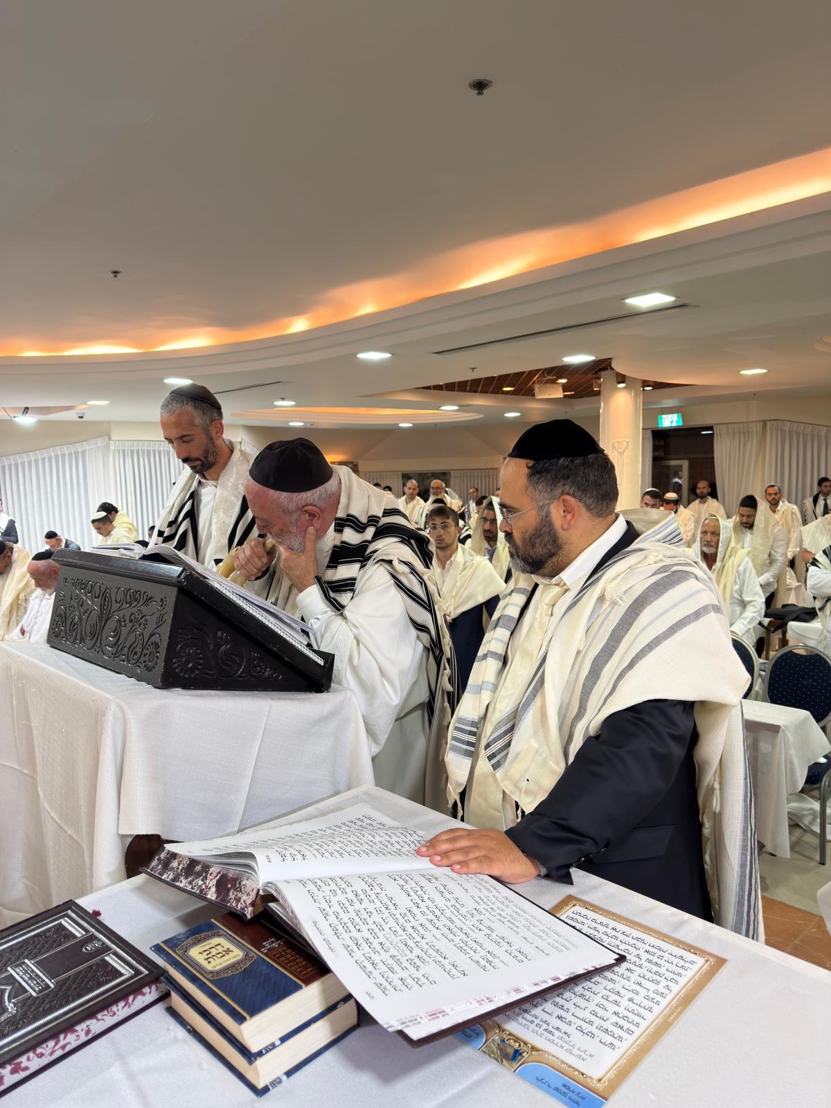 מוצאי יום כיפור אצל הראשל"צ הגרש"מ עמאר