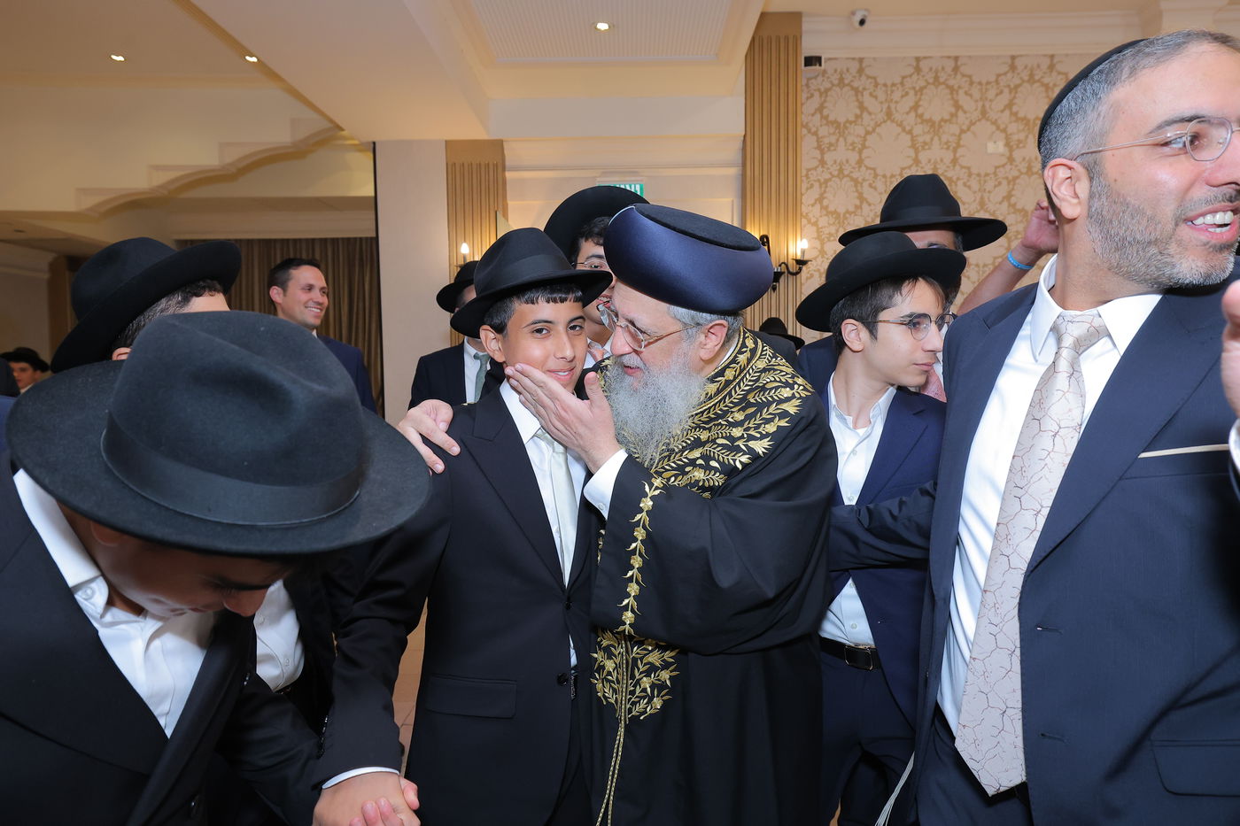 איתי גדסי בירמץ את בנו; מי הגיע לאחל מזל טוב? | צפו בתיעוד נרחב