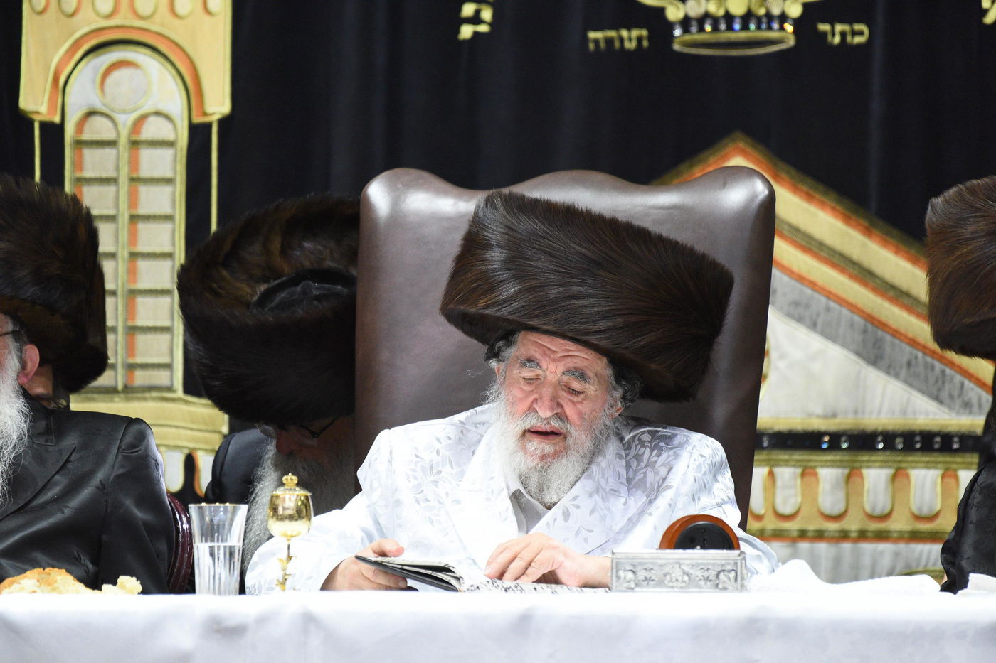 ערב יום כיפור אצל האדמו"ר מויז'ניץ