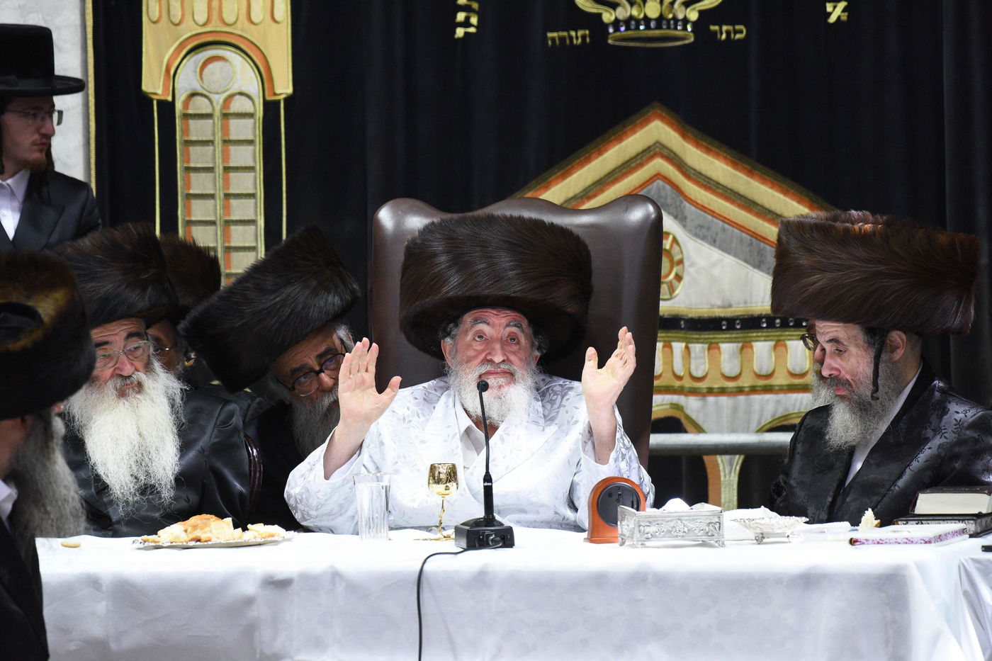 ערב יום כיפור אצל האדמו"ר מויז'ניץ