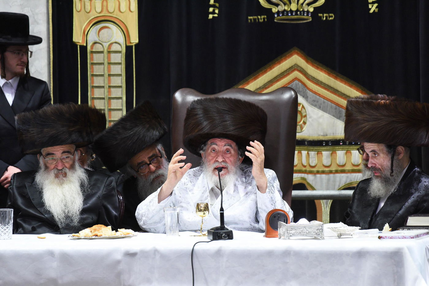 ערב יום כיפור אצל האדמו"ר מויז'ניץ