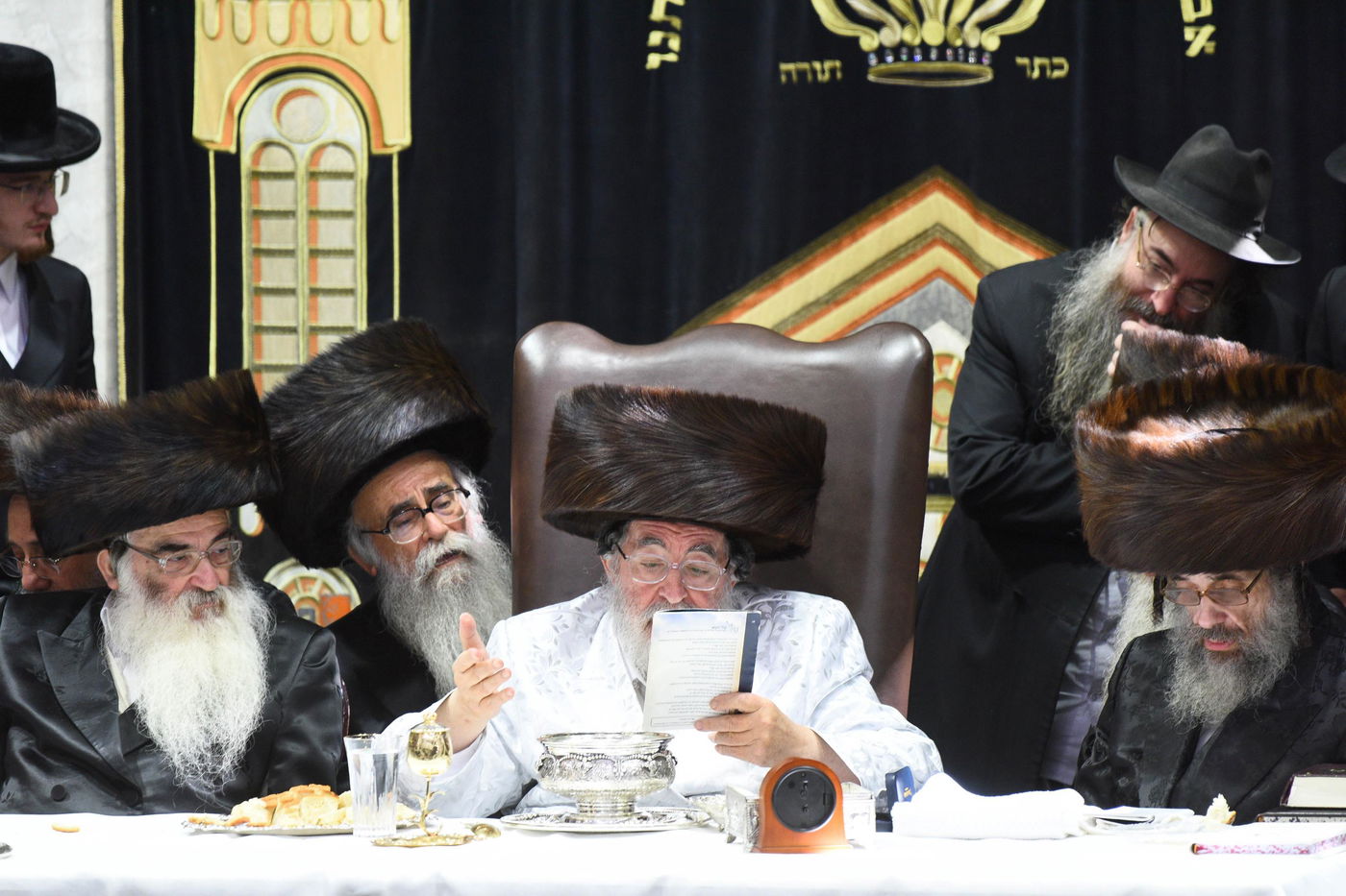 ערב יום כיפור אצל האדמו"ר מויז'ניץ