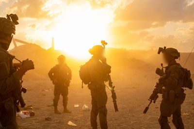 מחבלים חמושים ב-RPG מתקרבים לעבר כוחות צה"ל ומחוסלים. תיעוד