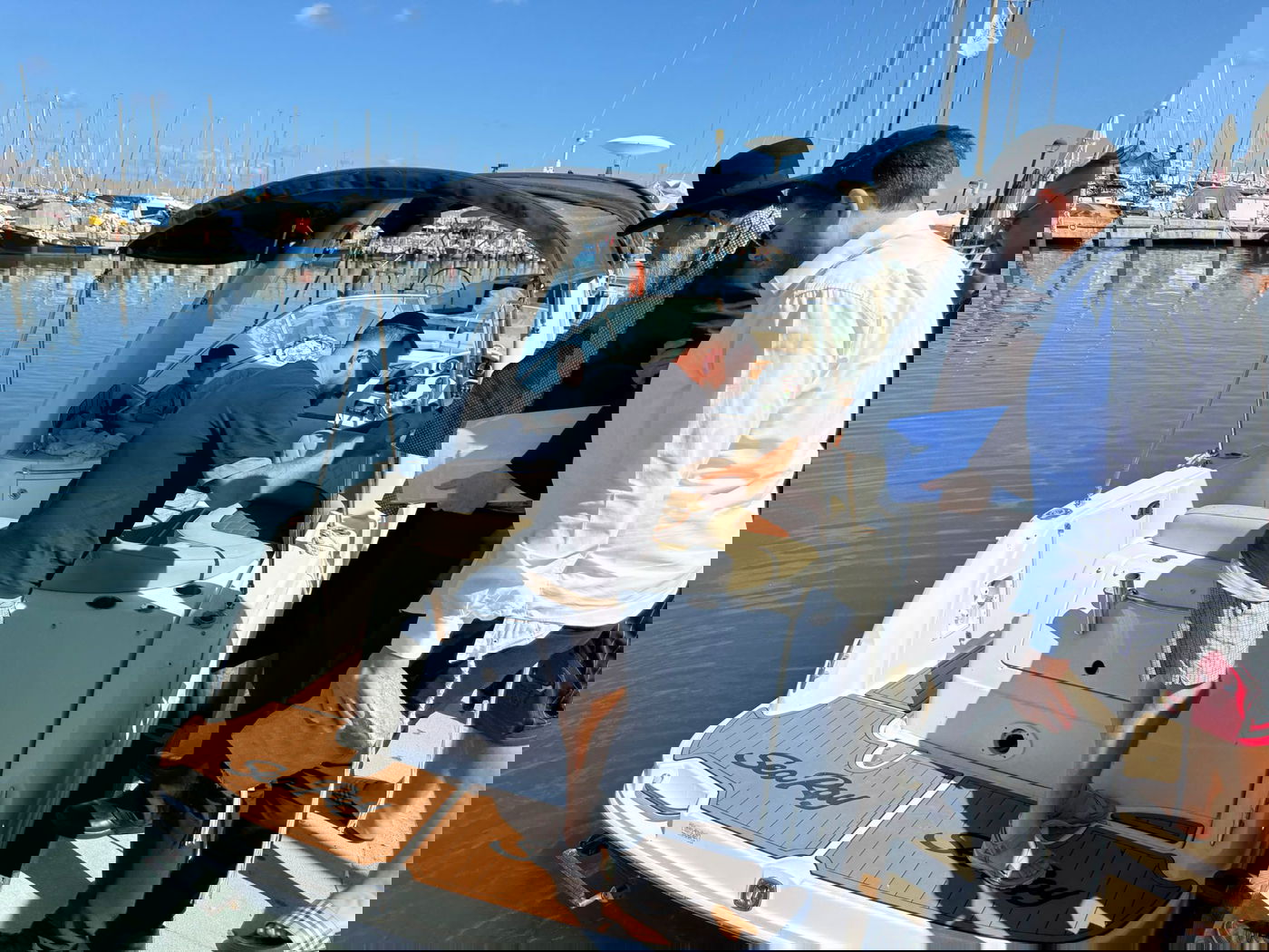 הגאון רבי יצחק ברדא בערב כיפור בלב הים באשקלון