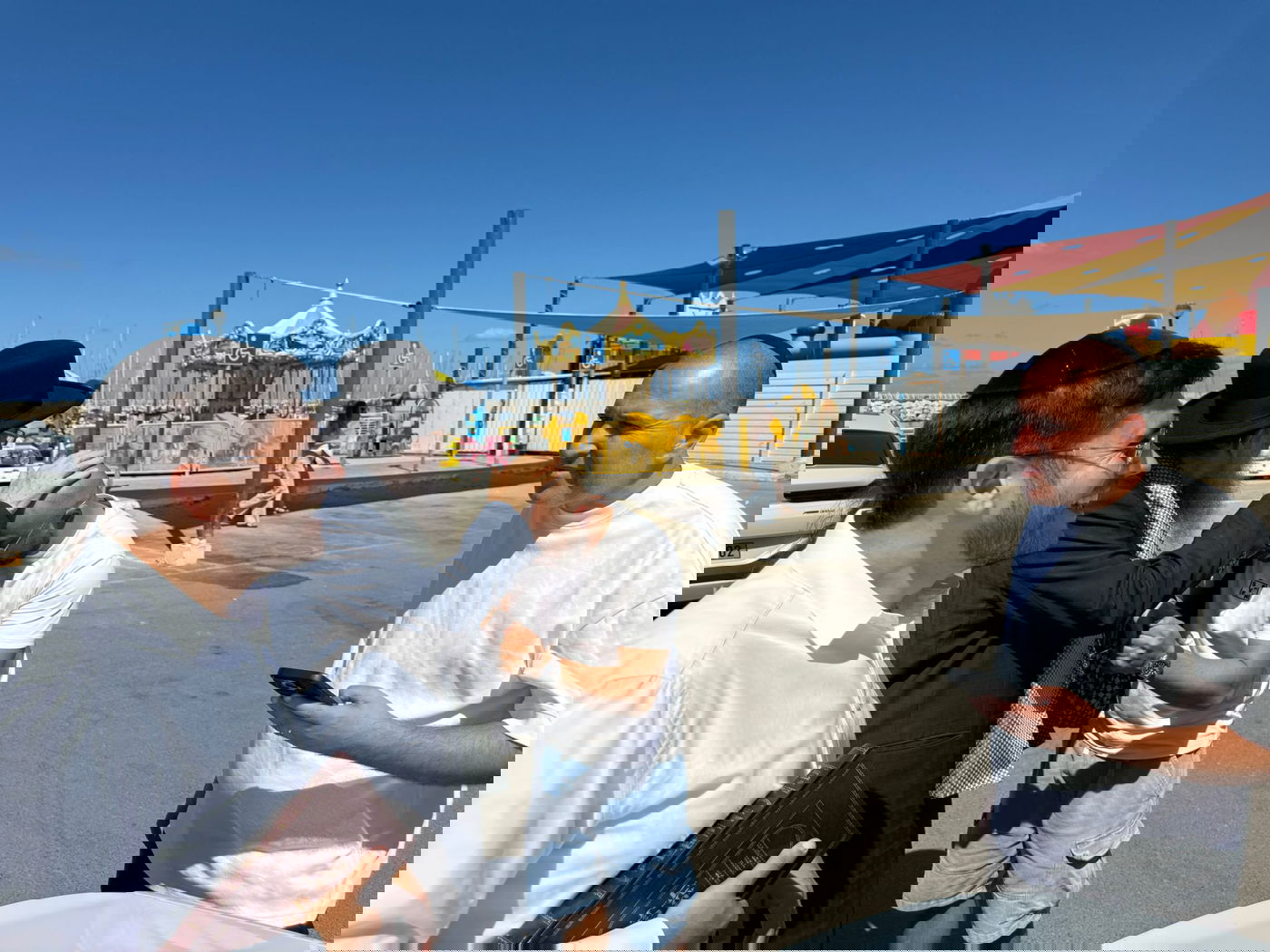 הגאון רבי יצחק ברדא בערב כיפור בלב הים באשקלון