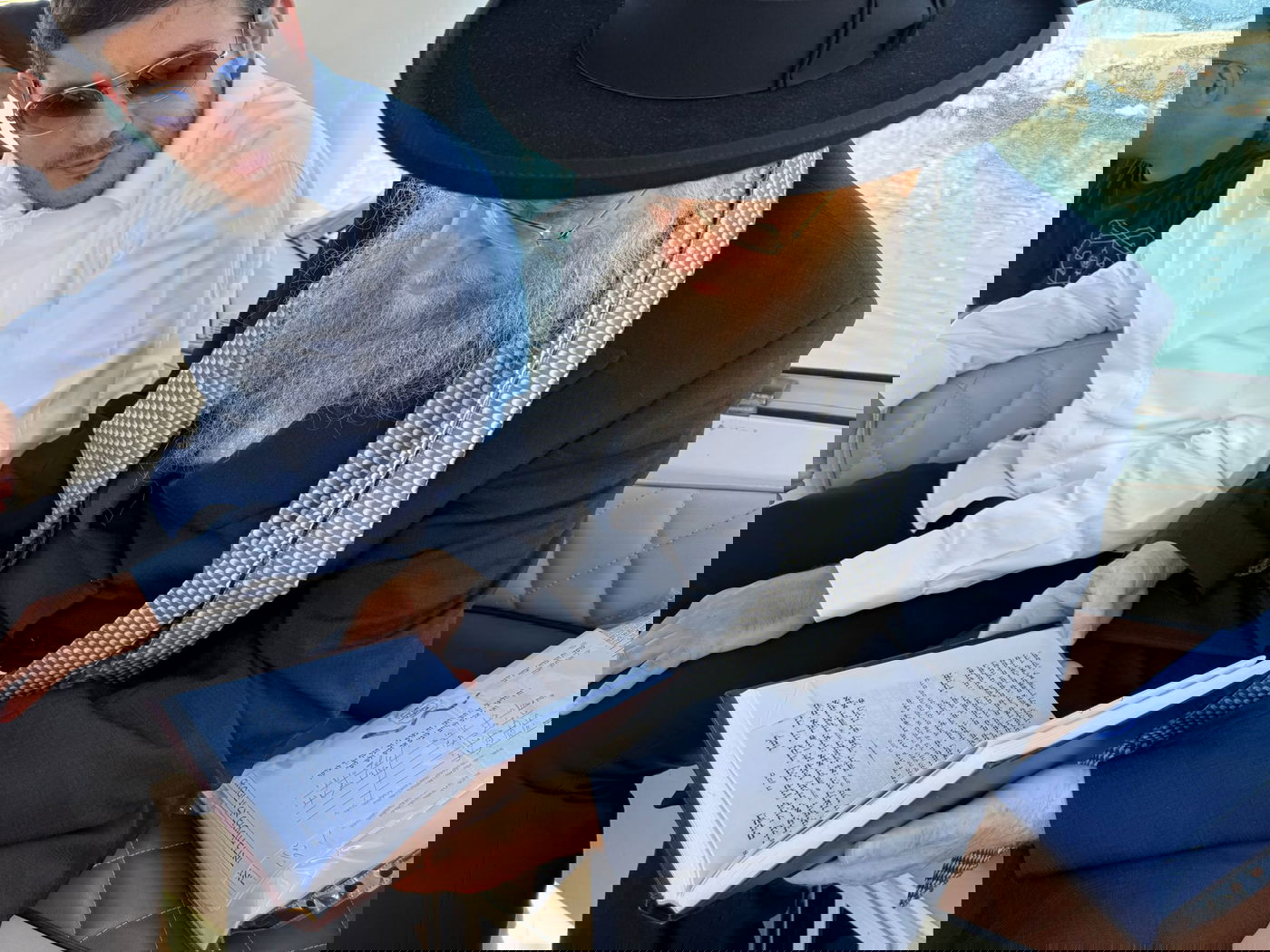 הגאון רבי יצחק ברדא בערב כיפור בלב הים באשקלון