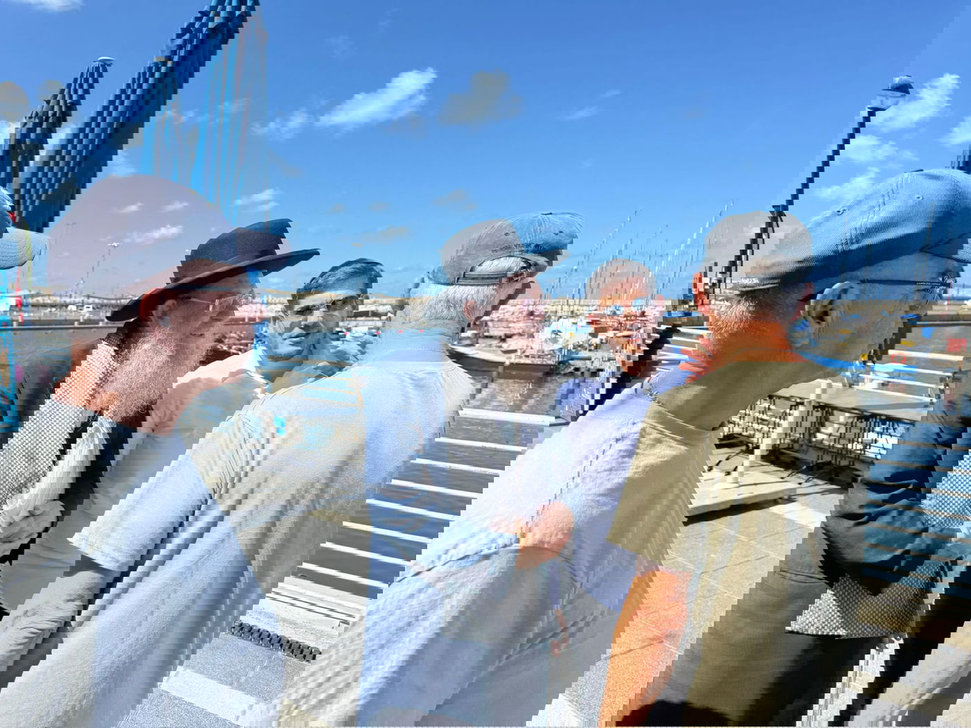 הגאון רבי יצחק ברדא בערב כיפור בלב הים באשקלון