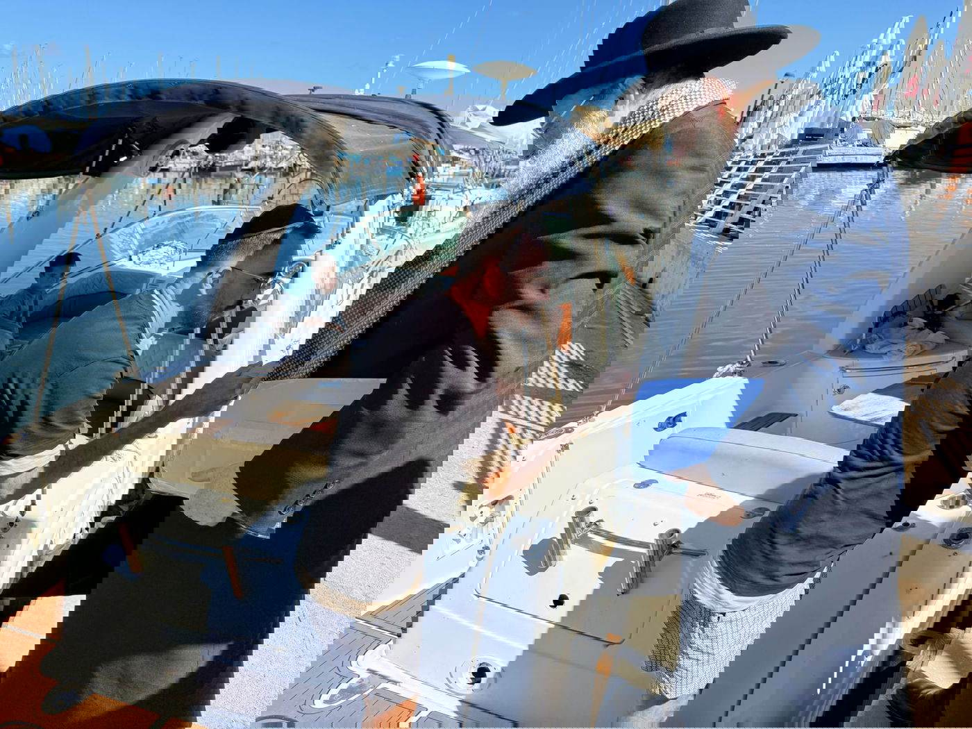 הגאון רבי יצחק ברדא בערב כיפור בלב הים באשקלון