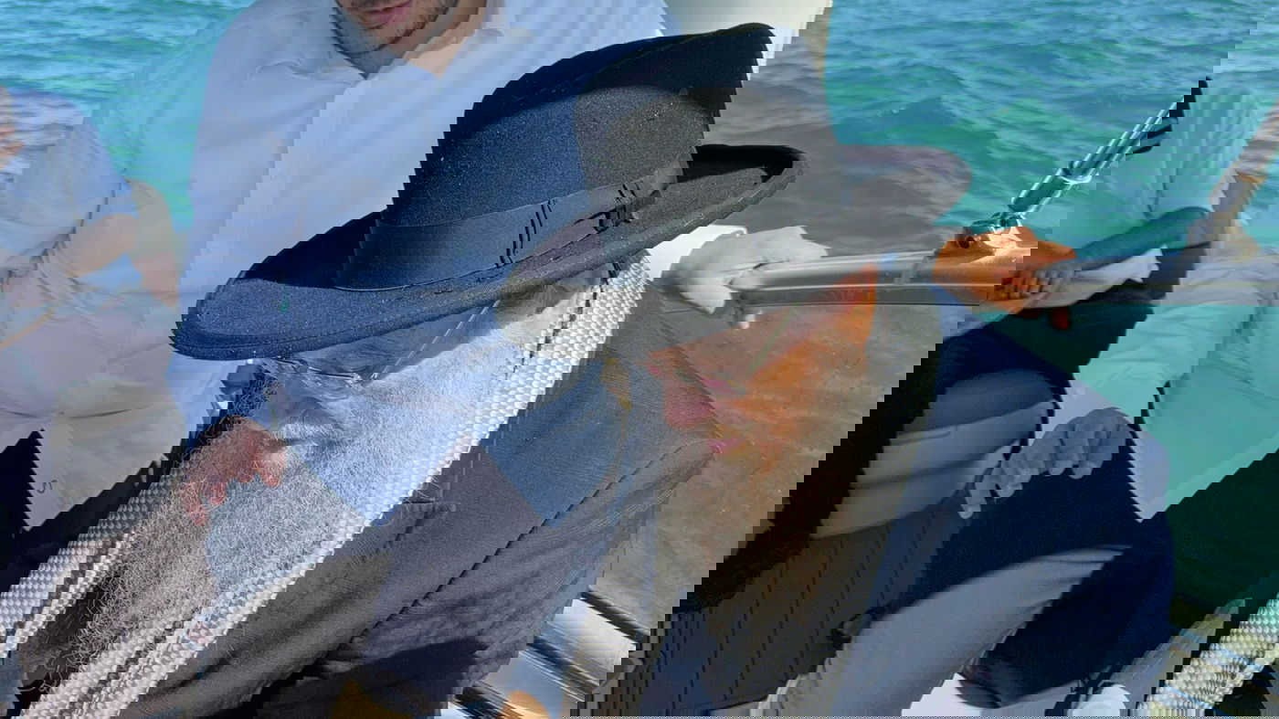 הגאון רבי יצחק ברדא בערב כיפור בלב הים באשקלון