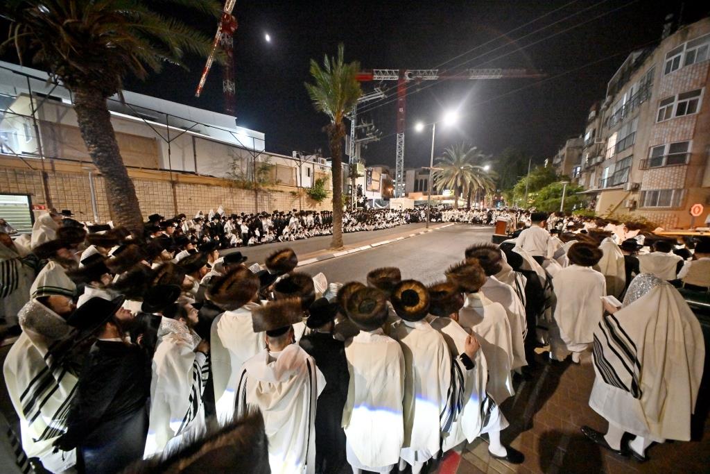 יום הקדוש בחצר הקודש ויזניץ