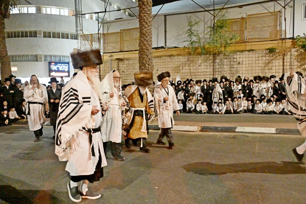 יום הקדוש בחצר הקודש ויזניץ