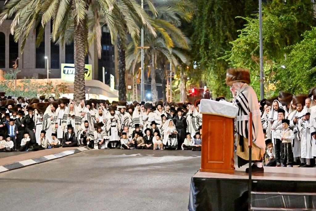 יום הקדוש בחצר הקודש ויזניץ