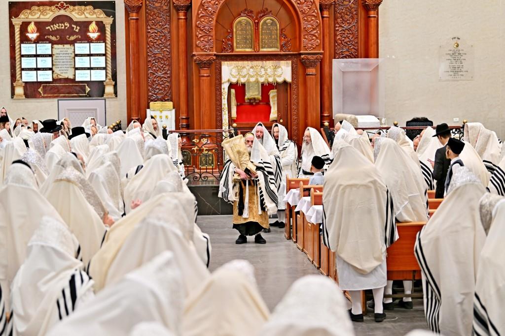 יום הקדוש בחצר הקודש ויזניץ