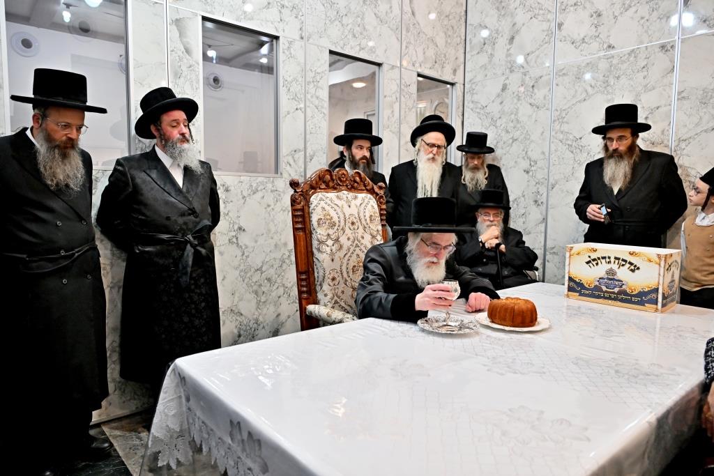 יום הקדוש בחצר הקודש ויזניץ