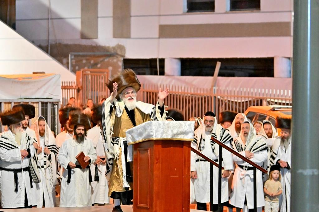 יום הקדוש בחצר הקודש ויזניץ