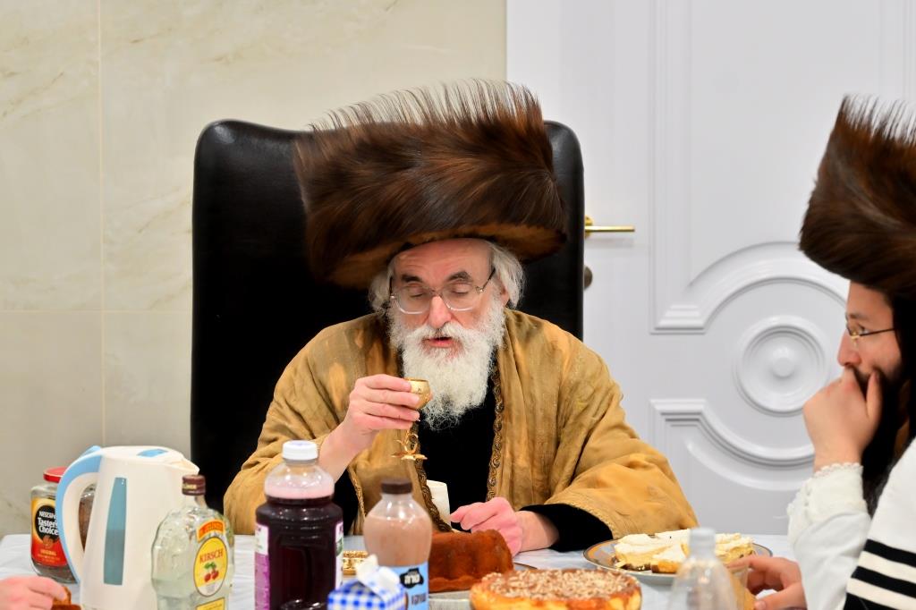 יום הקדוש בחצר הקודש ויזניץ