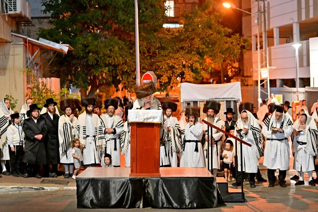 יום הקדוש בחצר הקודש ויזניץ