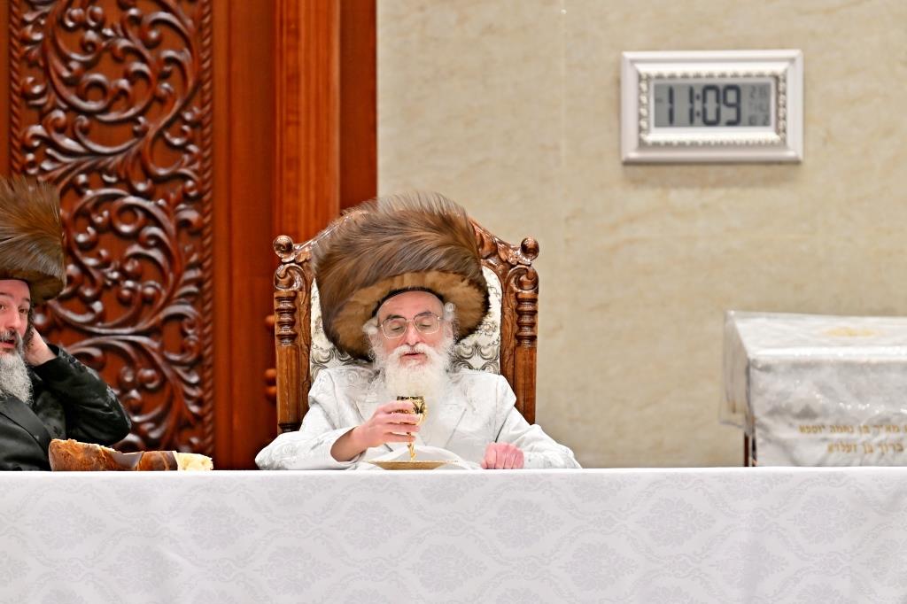 יום הקדוש בחצר הקודש ויזניץ